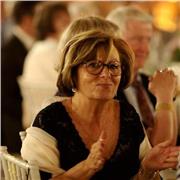 Le francais à des etudiants de langue grecque, russe ou autres, en fonction des besoins.Enseignante retraitée de l EN ..professeur d Anglais